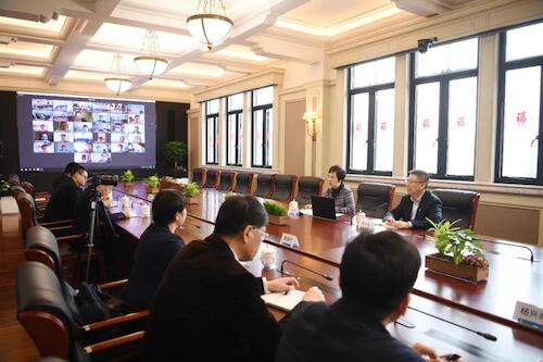 0125-「你们彰显了中国制造的实力！」集团领导同海外员工视频连线