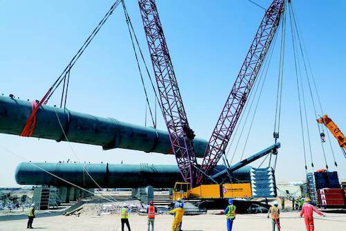 小图-单台净重达200多吨的迪拜项目溢流罐在吊装作业中