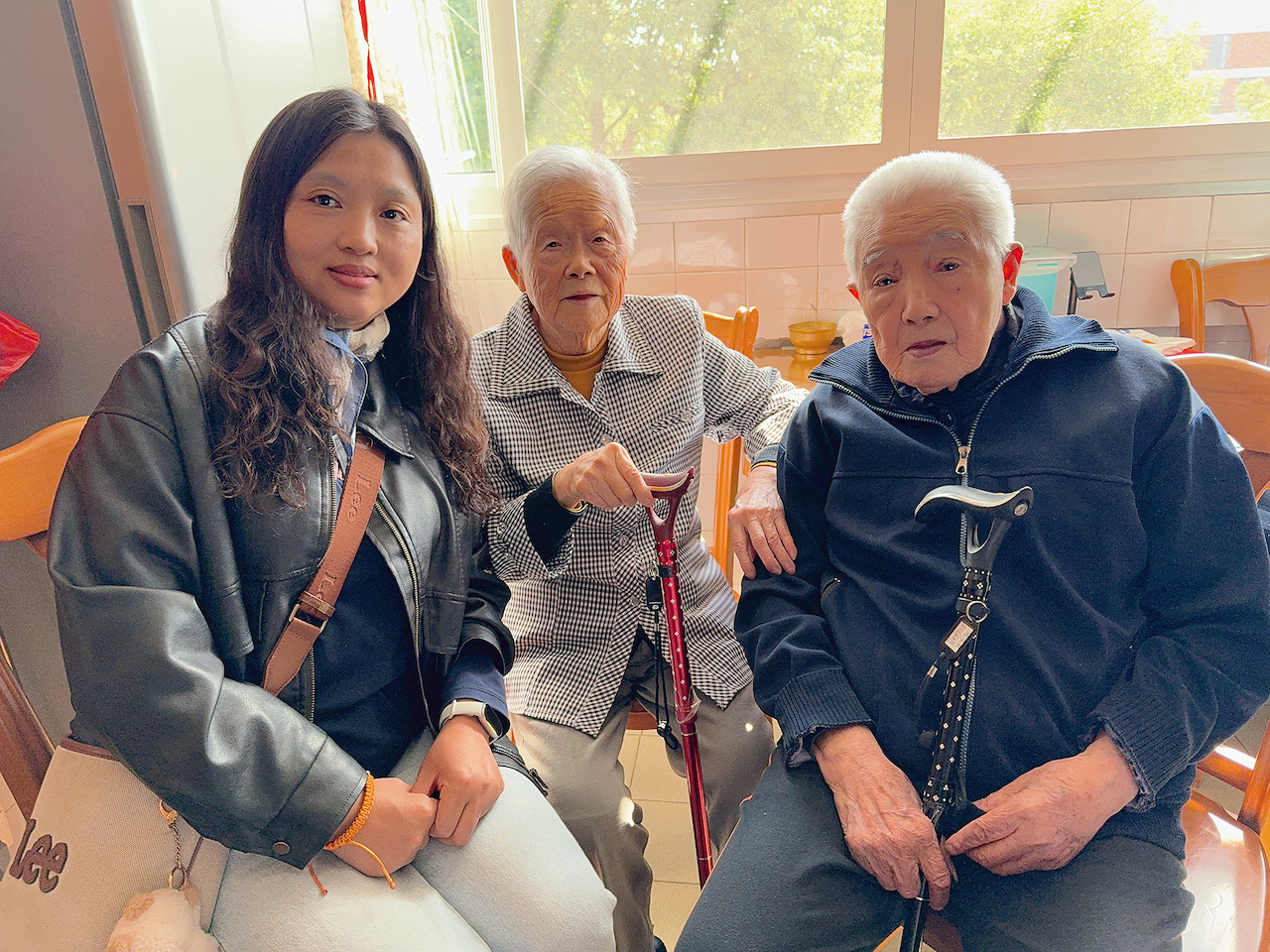 情暖重阳探寿星 闵行工作站温情守护百岁老人